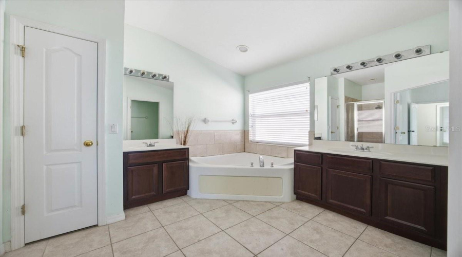 KISSIMMEE, Florida 34746, 4 Bedrooms Bedrooms, ,2 BathroomsBathrooms,Residential,For Sale,MARSHFIELD PRESERVE,0,MFRTB8466412