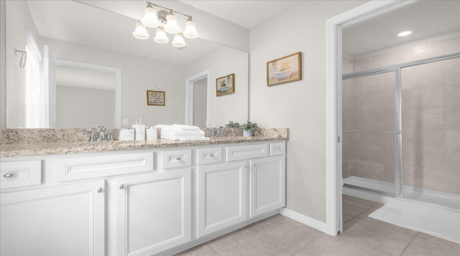 DAVENPORT, Florida 33837, 6 Bedrooms Bedrooms, ,4 BathroomsBathrooms,Residential,For Sale,OAKMOSS,0,MFRO6368275