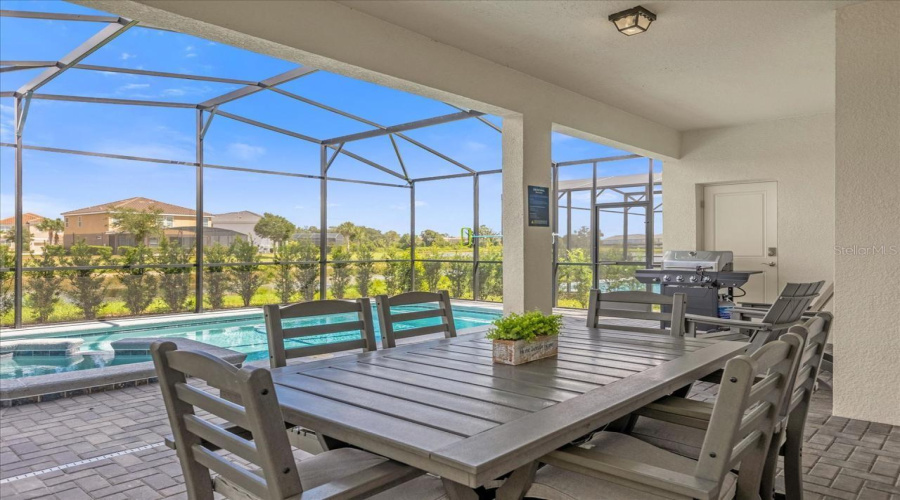 DAVENPORT, Florida 33837, 6 Bedrooms Bedrooms, ,4 BathroomsBathrooms,Residential,For Sale,OAKMOSS,0,MFRO6368275