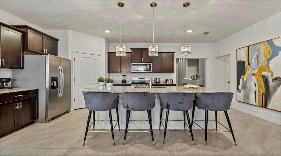 DAVENPORT, Florida 33837, 6 Bedrooms Bedrooms, ,5 BathroomsBathrooms,Residential,For Sale,OAKMOSS,0,MFRO6327785