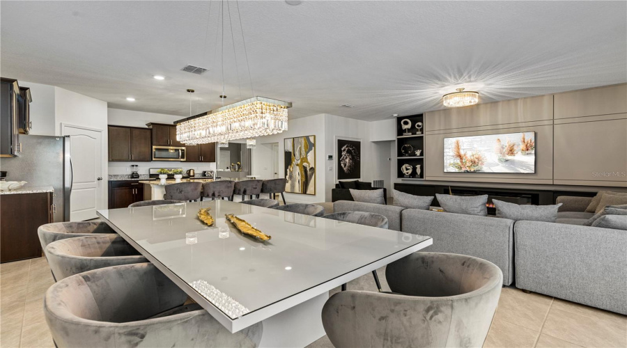 DAVENPORT, Florida 33837, 6 Bedrooms Bedrooms, ,5 BathroomsBathrooms,Residential,For Sale,OAKMOSS,0,MFRO6327785