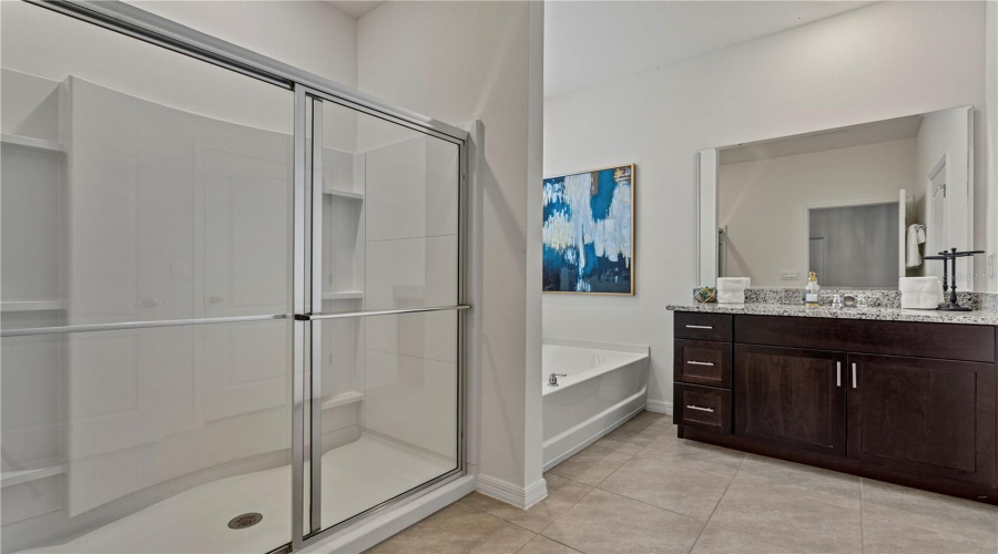 DAVENPORT, Florida 33837, 6 Bedrooms Bedrooms, ,5 BathroomsBathrooms,Residential,For Sale,OAKMOSS,0,MFRO6327785