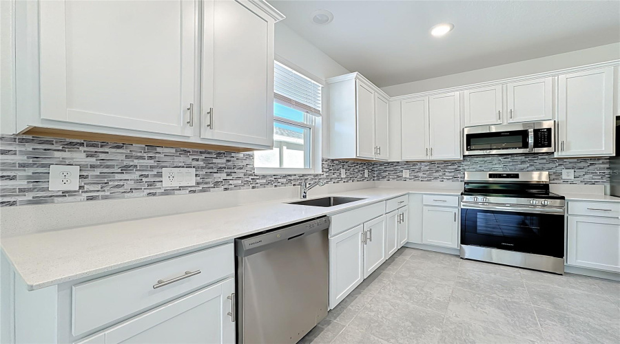 KISSIMMEE, Florida 34746, 4 Bedrooms Bedrooms, ,2 BathroomsBathrooms,Residential,For Sale,PEBBLES THROW,0,MFRO6375548