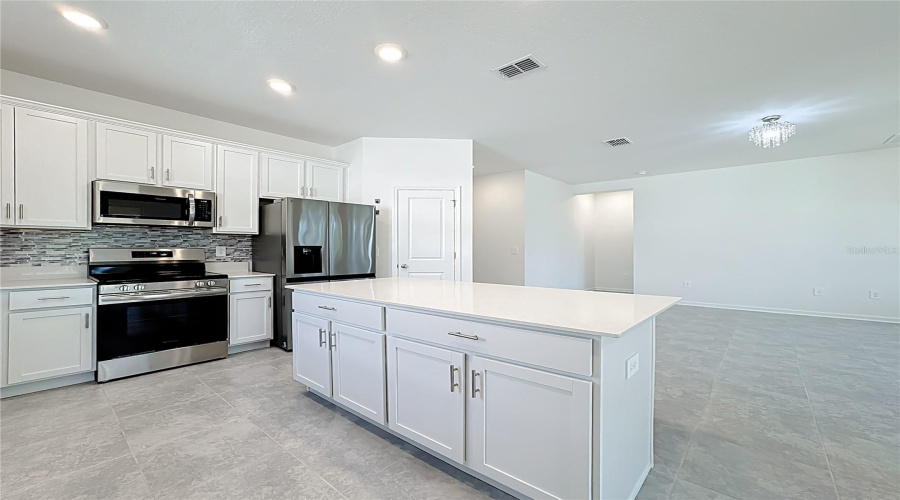 KISSIMMEE, Florida 34746, 4 Bedrooms Bedrooms, ,2 BathroomsBathrooms,Residential,For Sale,PEBBLES THROW,0,MFRO6375548