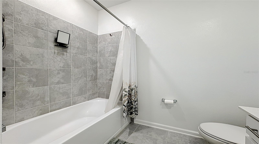 KISSIMMEE, Florida 34746, 4 Bedrooms Bedrooms, ,2 BathroomsBathrooms,Residential,For Sale,PEBBLES THROW,0,MFRO6375548