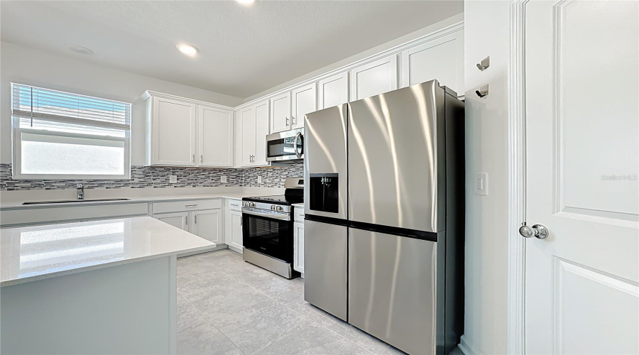 KISSIMMEE, Florida 34746, 4 Bedrooms Bedrooms, ,2 BathroomsBathrooms,Residential,For Sale,PEBBLES THROW,0,MFRO6375548