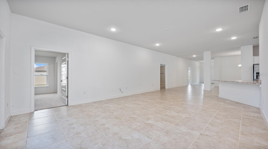 DAVENPORT, Florida 33837, 4 Bedrooms Bedrooms, ,3 BathroomsBathrooms,Residential,For Sale,BERRY,0,MFRO6375255