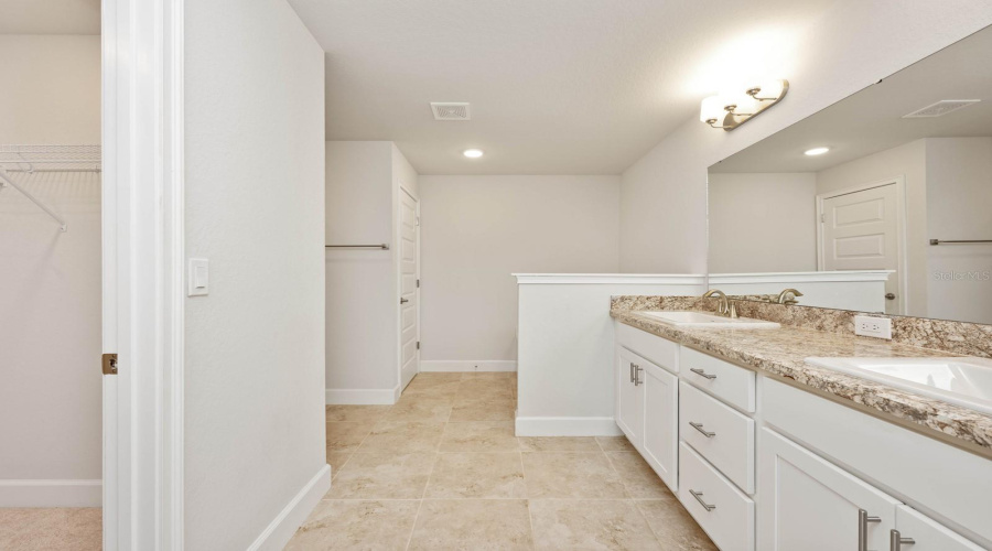 DAVENPORT, Florida 33837, 4 Bedrooms Bedrooms, ,3 BathroomsBathrooms,Residential,For Sale,BERRY,0,MFRO6375255