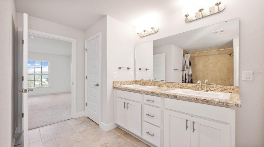 DAVENPORT, Florida 33837, 4 Bedrooms Bedrooms, ,3 BathroomsBathrooms,Residential,For Sale,BERRY,0,MFRO6375255