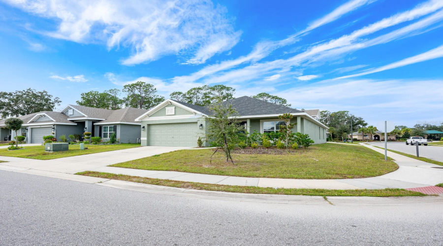 DAVENPORT, Florida 33837, 4 Bedrooms Bedrooms, ,3 BathroomsBathrooms,Residential,For Sale,BERRY,0,MFRO6375255