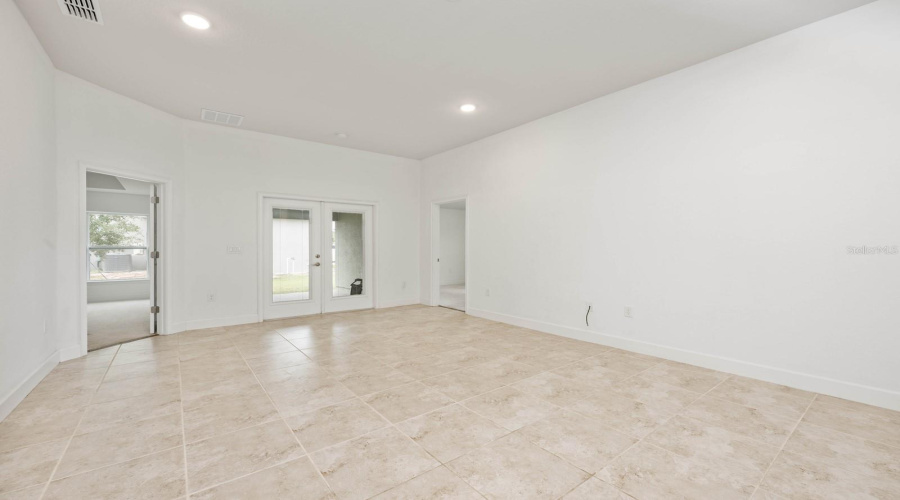 DAVENPORT, Florida 33837, 4 Bedrooms Bedrooms, ,3 BathroomsBathrooms,Residential,For Sale,BERRY,0,MFRO6375255