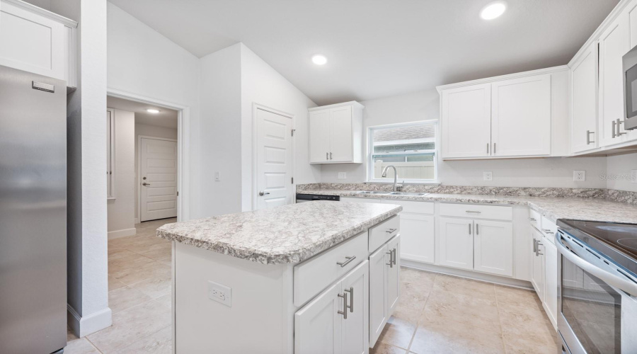 DAVENPORT, Florida 33837, 4 Bedrooms Bedrooms, ,3 BathroomsBathrooms,Residential,For Sale,BERRY,0,MFRO6375255