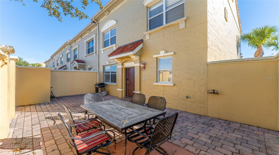 Front Courtyard/Front Porch