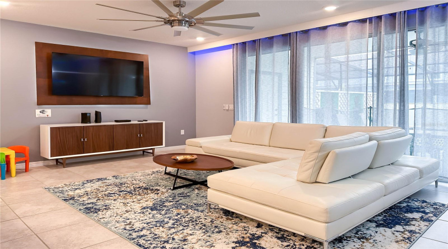 DAVENPORT, Florida 33897, 5 Bedrooms Bedrooms, ,4 BathroomsBathrooms,Residential,For Sale,LANA AVENUE,0,MFRO6328021