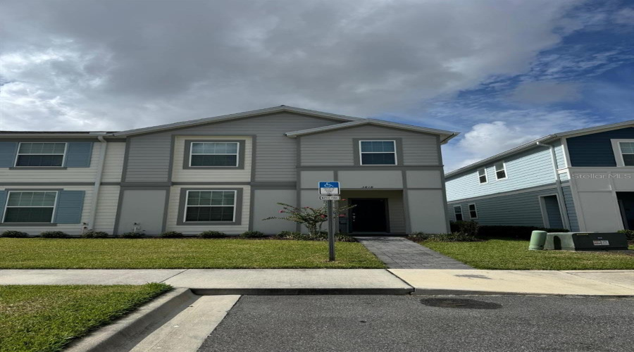 DAVENPORT, Florida 33897, 5 Bedrooms Bedrooms, ,4 BathroomsBathrooms,Residential,For Sale,LANA AVENUE,0,MFRO6328021