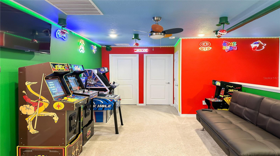 DAVENPORT, Florida 33897, 5 Bedrooms Bedrooms, ,4 BathroomsBathrooms,Residential,For Sale,LANA AVENUE,0,MFRO6328021