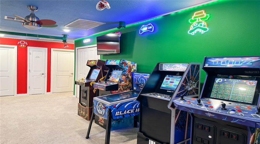 DAVENPORT, Florida 33897, 5 Bedrooms Bedrooms, ,4 BathroomsBathrooms,Residential,For Sale,LANA AVENUE,0,MFRO6328021