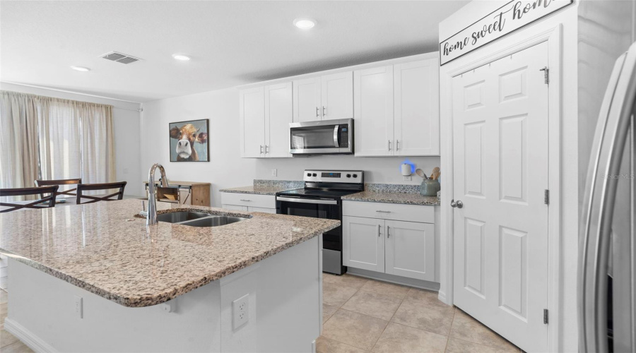 DAVENPORT, Florida 33837, 3 Bedrooms Bedrooms, ,2 BathroomsBathrooms,Residential,For Sale,WHITE TAIL,0,MFRP4937564