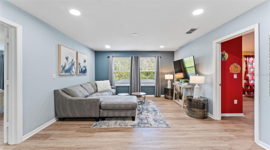 KISSIMMEE, Florida 34747, 6 Bedrooms Bedrooms, ,4 BathroomsBathrooms,Residential,For Sale,PAOLOS,0,MFRO6375865