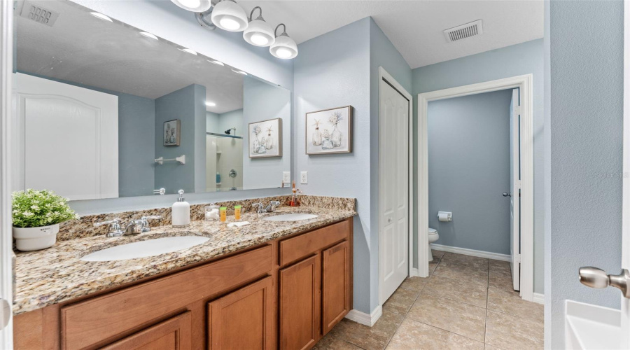 KISSIMMEE, Florida 34747, 6 Bedrooms Bedrooms, ,4 BathroomsBathrooms,Residential,For Sale,PAOLOS,0,MFRO6375865