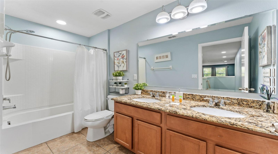 KISSIMMEE, Florida 34747, 6 Bedrooms Bedrooms, ,4 BathroomsBathrooms,Residential,For Sale,PAOLOS,0,MFRO6375865