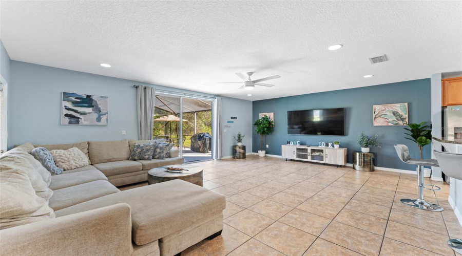 KISSIMMEE, Florida 34747, 6 Bedrooms Bedrooms, ,4 BathroomsBathrooms,Residential,For Sale,PAOLOS,0,MFRO6375865