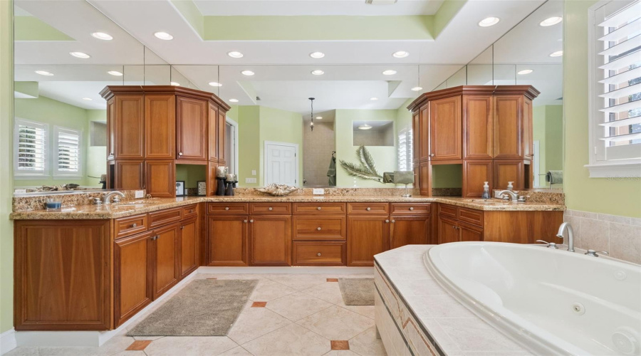 CELEBRATION, Florida 34747, 5 Bedrooms Bedrooms, ,5 BathroomsBathrooms,Residential,For Sale,OAK SHADOWS,0,MFRO6374944