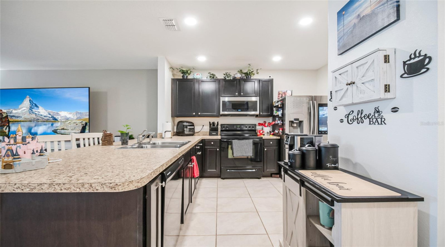 KISSIMMEE, Florida 34747, 3 Bedrooms Bedrooms, ,2 BathroomsBathrooms,Residential,For Sale,ALBA,0,MFRO6375959