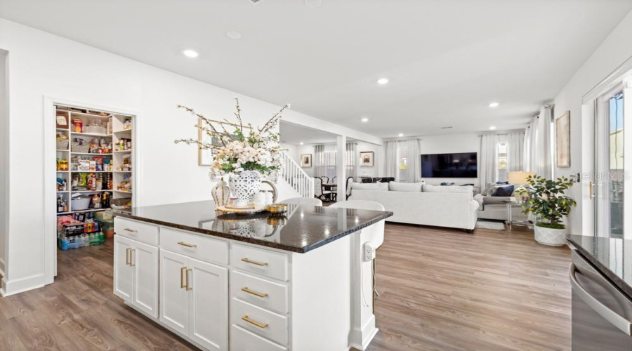 DAVENPORT, Florida 33896, 5 Bedrooms Bedrooms, ,3 BathroomsBathrooms,Residential,For Sale,HOOTEN WAY,0,MFRO6370481