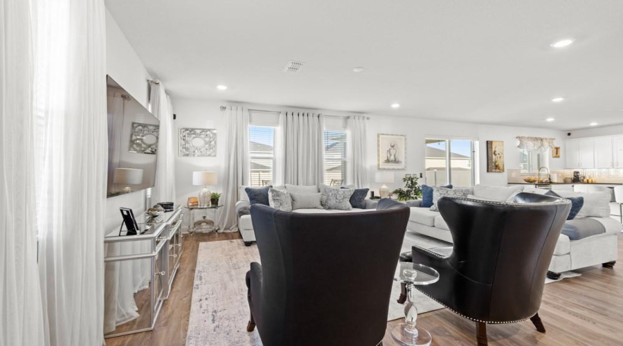 DAVENPORT, Florida 33896, 5 Bedrooms Bedrooms, ,3 BathroomsBathrooms,Residential,For Sale,HOOTEN WAY,0,MFRO6370481