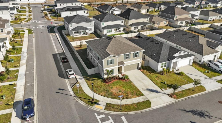 DAVENPORT, Florida 33896, 5 Bedrooms Bedrooms, ,3 BathroomsBathrooms,Residential,For Sale,HOOTEN WAY,0,MFRO6370481