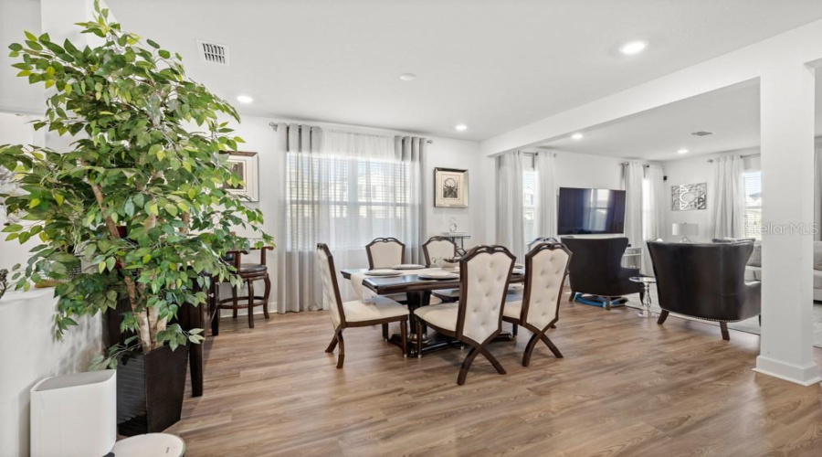 DAVENPORT, Florida 33896, 5 Bedrooms Bedrooms, ,3 BathroomsBathrooms,Residential,For Sale,HOOTEN WAY,0,MFRO6370481