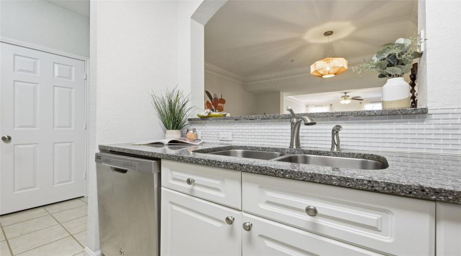 KISSIMMEE, Florida 34747, 3 Bedrooms Bedrooms, ,3 BathroomsBathrooms,Residential,For Sale,LONGVIEW,0,MFRO6375292