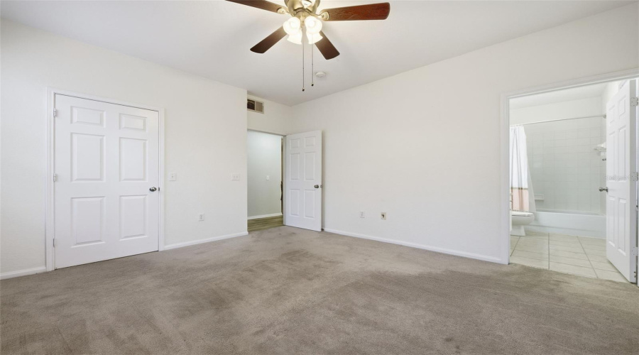 KISSIMMEE, Florida 34747, 3 Bedrooms Bedrooms, ,3 BathroomsBathrooms,Residential,For Sale,LONGVIEW,0,MFRO6375292