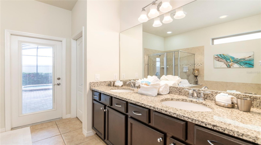 KISSIMMEE, Florida 34747, 8 Bedrooms Bedrooms, ,6 BathroomsBathrooms,Residential,For Sale,RHODES,0,MFRO6327522