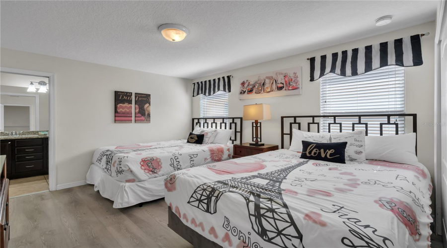 KISSIMMEE, Florida 34747, 8 Bedrooms Bedrooms, ,6 BathroomsBathrooms,Residential,For Sale,RHODES,0,MFRO6327522