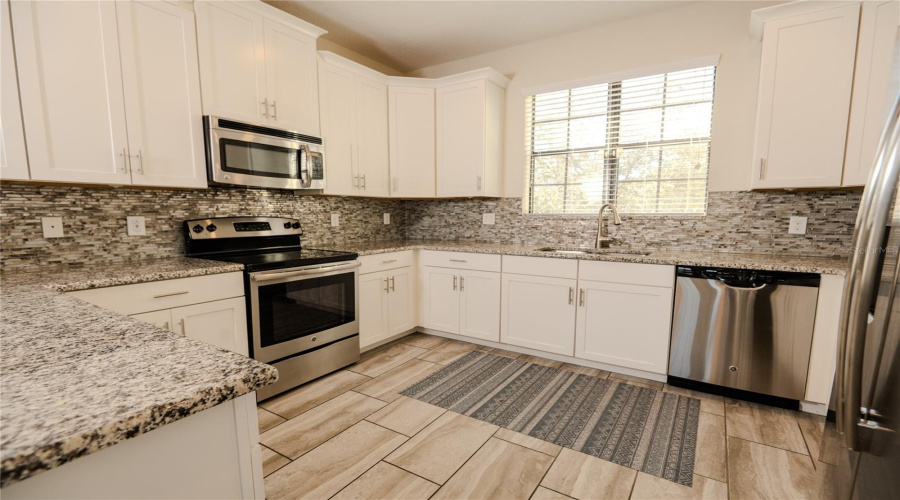 DAVENPORT, Florida 33896, 4 Bedrooms Bedrooms, ,4 BathroomsBathrooms,Residential,For Sale,SHINNECOCK HILLS,0,MFRO6376273