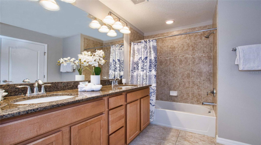 KISSIMMEE, Florida 34747, 4 Bedrooms Bedrooms, ,3 BathroomsBathrooms,Residential,For Sale,CANDY PALM,0,MFRS5124216