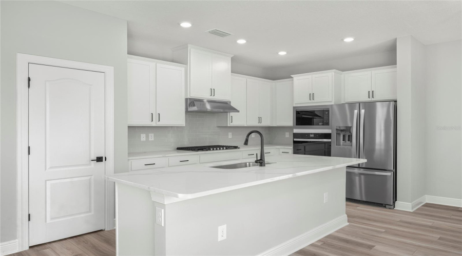 KISSIMMEE, Florida 34747, 6 Bedrooms Bedrooms, ,4 BathroomsBathrooms,Residential,For Sale,MARLOW,0,MFRTB8467753