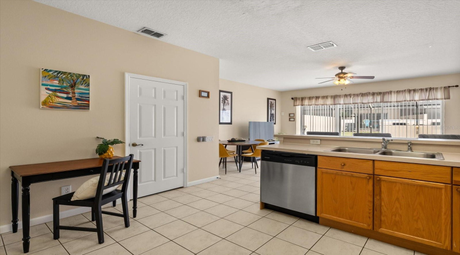 KISSIMMEE, Florida 34747, 3 Bedrooms Bedrooms, ,3 BathroomsBathrooms,Residential,For Sale,SILVER PALM,0,MFRO6357317