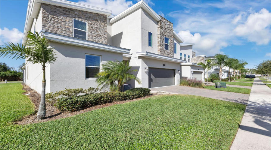 DAVENPORT, Florida 33896, 8 Bedrooms Bedrooms, ,5 BathroomsBathrooms,Residential,For Sale,CABOT CLIFFS,0,MFRO6376262