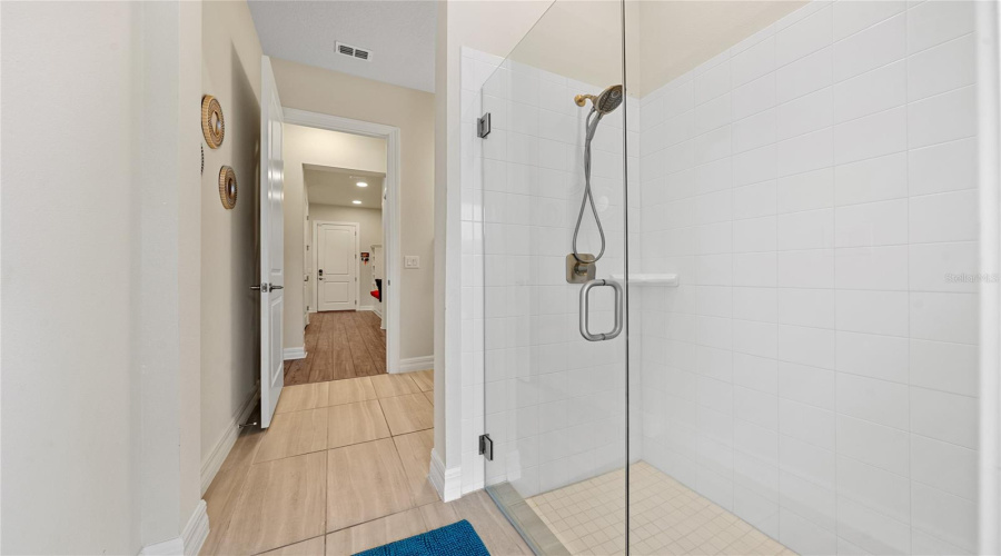 ORLANDO, Florida 32836, 4 Bedrooms Bedrooms, ,4 BathroomsBathrooms,Residential,For Sale,LEAF GROVE CIRCLE,0,MFRS5142215