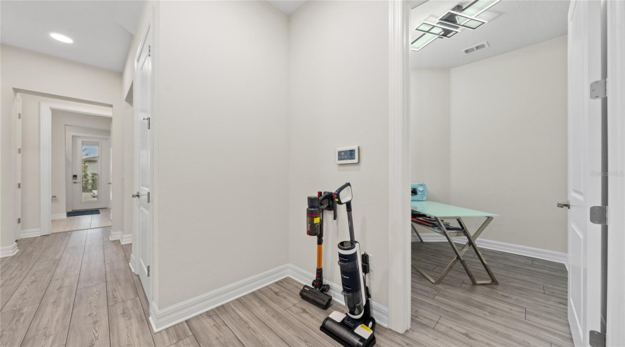 ORLANDO, Florida 32836, 4 Bedrooms Bedrooms, ,4 BathroomsBathrooms,Residential,For Sale,LEAF GROVE CIRCLE,0,MFRS5142215