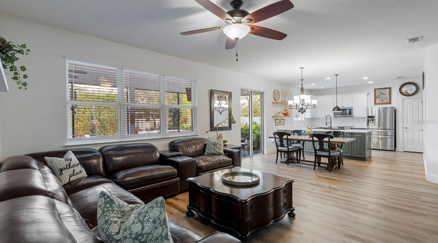 ORLANDO, Florida 32836, 5 Bedrooms Bedrooms, ,3 BathroomsBathrooms,Residential,For Sale,CHATEAUBRIAND AVE.,0,MFRO6375618