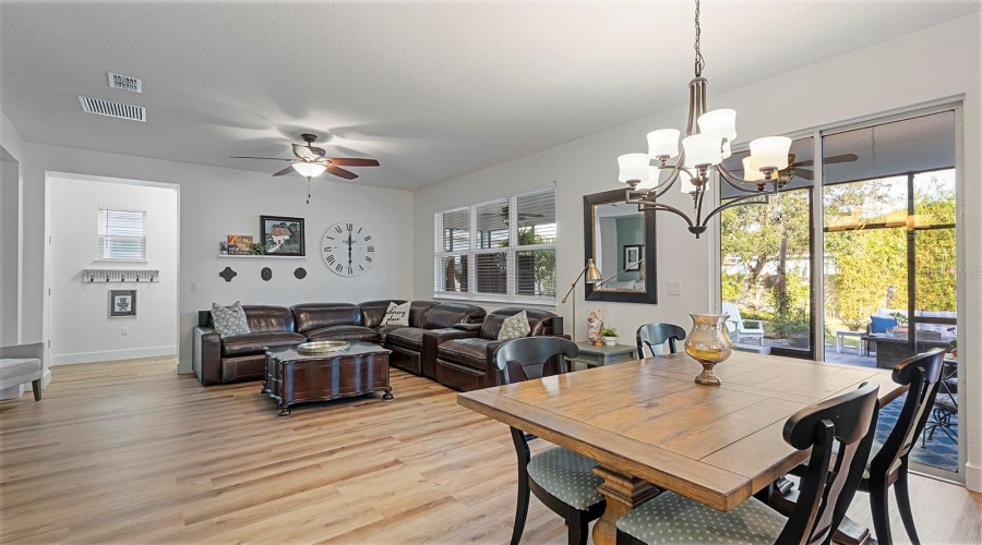 ORLANDO, Florida 32836, 5 Bedrooms Bedrooms, ,3 BathroomsBathrooms,Residential,For Sale,CHATEAUBRIAND AVE.,0,MFRO6375618