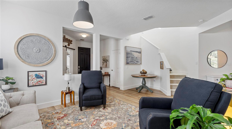 ORLANDO, Florida 32836, 5 Bedrooms Bedrooms, ,3 BathroomsBathrooms,Residential,For Sale,CHATEAUBRIAND AVE.,0,MFRO6375618