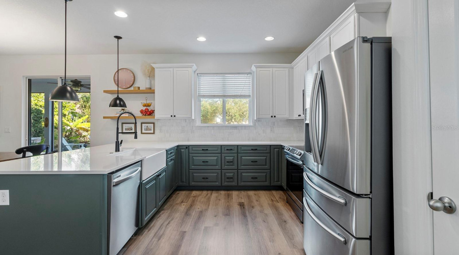 ORLANDO, Florida 32836, 5 Bedrooms Bedrooms, ,3 BathroomsBathrooms,Residential,For Sale,CHATEAUBRIAND AVE.,0,MFRO6375618