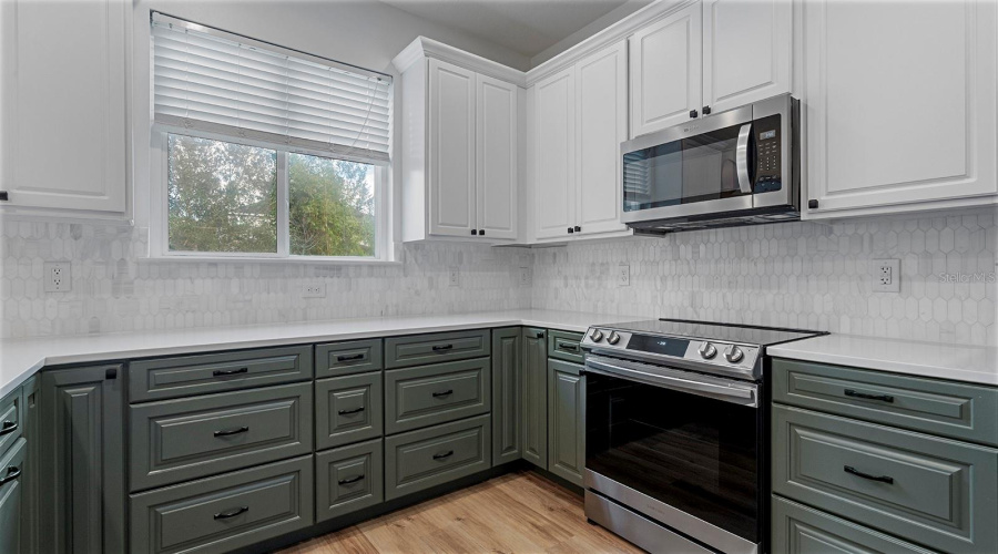 ORLANDO, Florida 32836, 5 Bedrooms Bedrooms, ,3 BathroomsBathrooms,Residential,For Sale,CHATEAUBRIAND AVE.,0,MFRO6375618