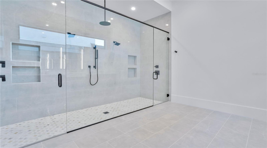 ORLANDO, Florida 32836, 5 Bedrooms Bedrooms, ,6 BathroomsBathrooms,Residential,For Sale,SHEEN SOUND,0,MFRO6373716