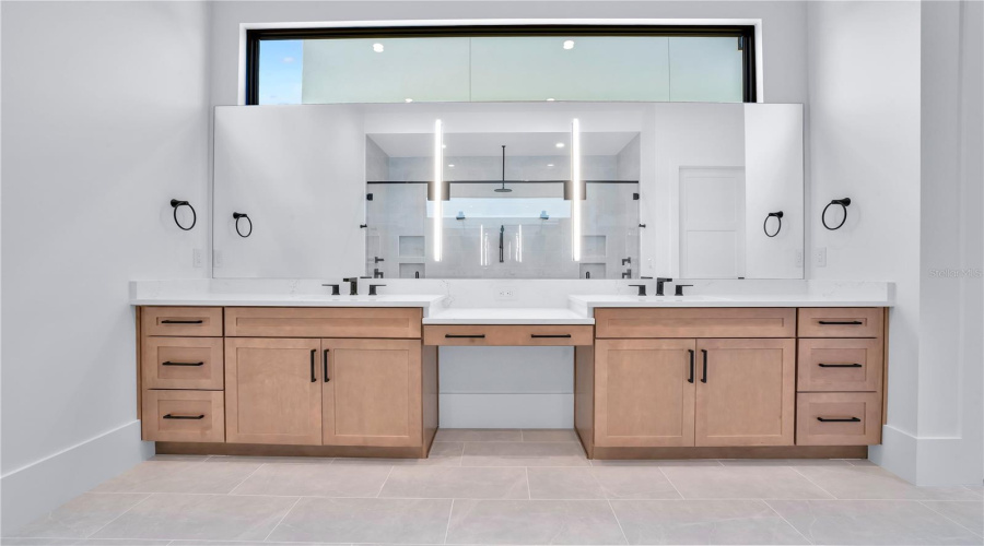 ORLANDO, Florida 32836, 5 Bedrooms Bedrooms, ,6 BathroomsBathrooms,Residential,For Sale,SHEEN SOUND,0,MFRO6373716